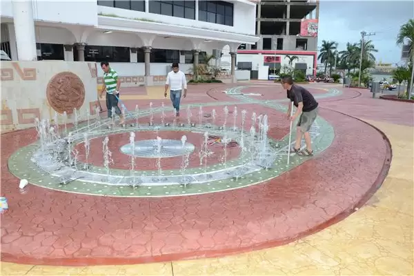 نافورة ارضية جافة 135*18 م 4 Dry Ground Fountain