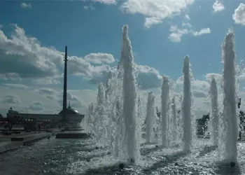 صانع النافورة 31 Snow Pine Fountain