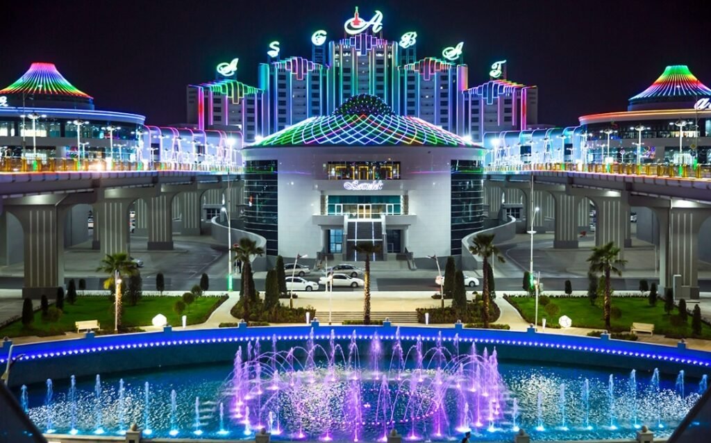 نافورات راقصة في تركمانستان: مزيج ساحر من الماء والضوء والموسيقى 3 Ashgabat Mall Fountain
